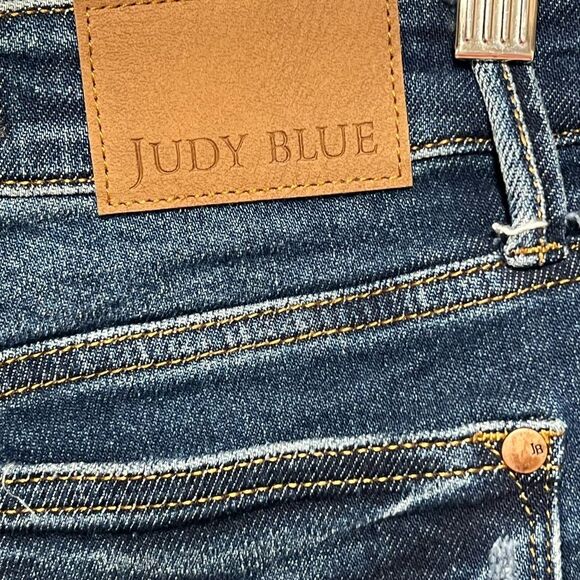 JUDY BLUE ~ High Waist Rigid Magic Fray Hem Shorts! Sz S US 1/3 28” W - Picture 7 of 10